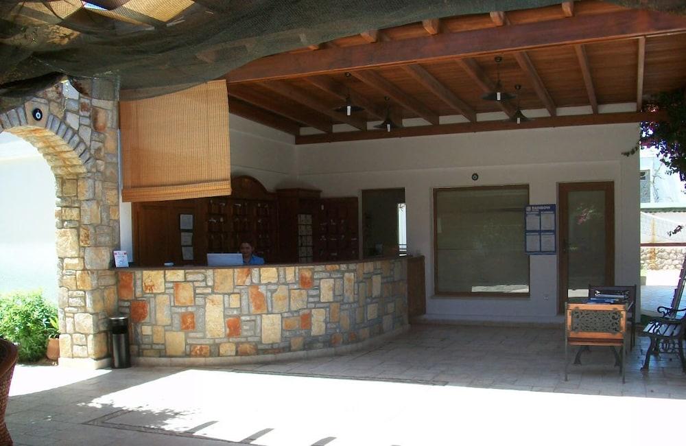 Kriss Otel Ortakent Bagian luar foto