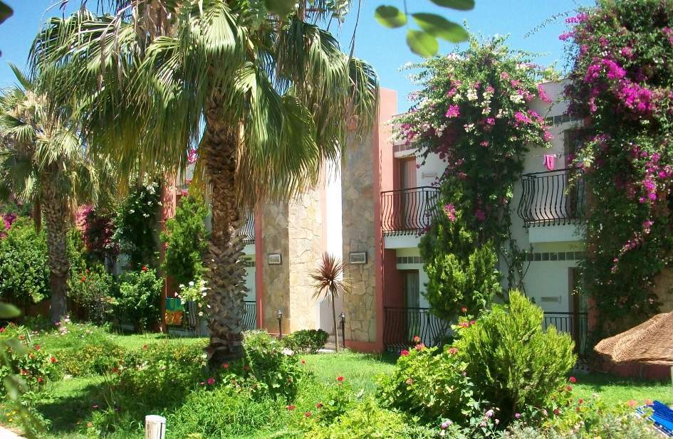 Kriss Otel Ortakent Bagian luar foto