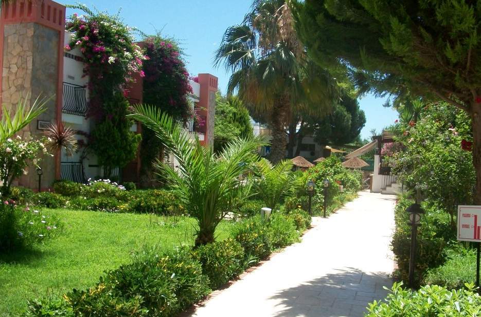 Kriss Otel Ortakent Bagian luar foto