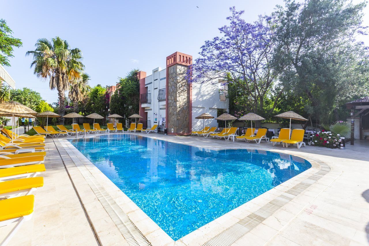 Kriss Otel Ortakent Bagian luar foto