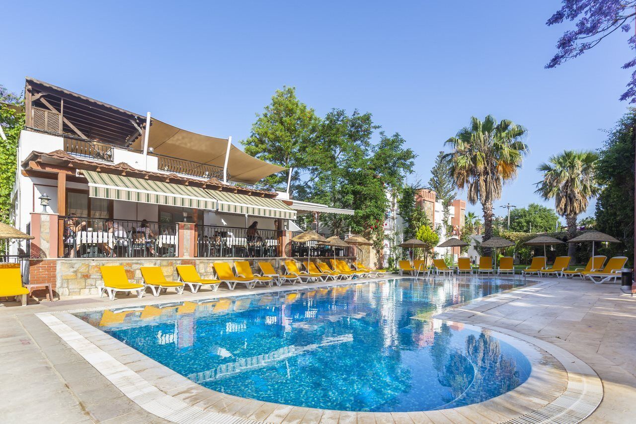 Kriss Otel Ortakent Bagian luar foto